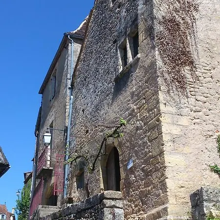 Holiday Rue Du Port - 7 *